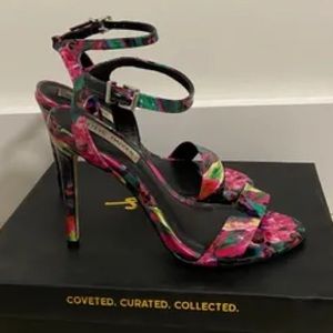 Steve Madden Floral Heels size 6